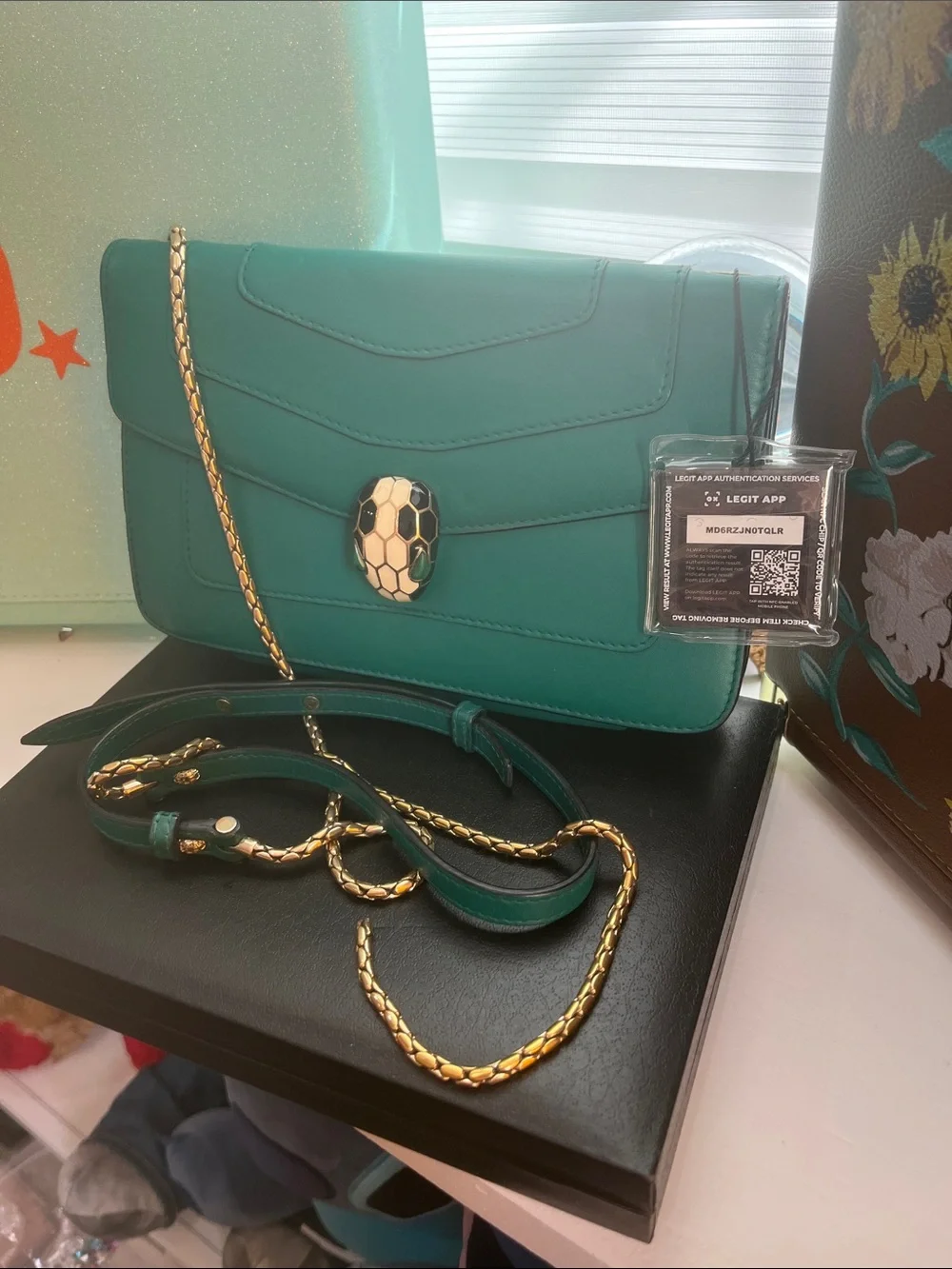 Elegant Green Leather Crossbody with BROKEN Gold Chain and Serpent Clasp - Picture 1 of 9
